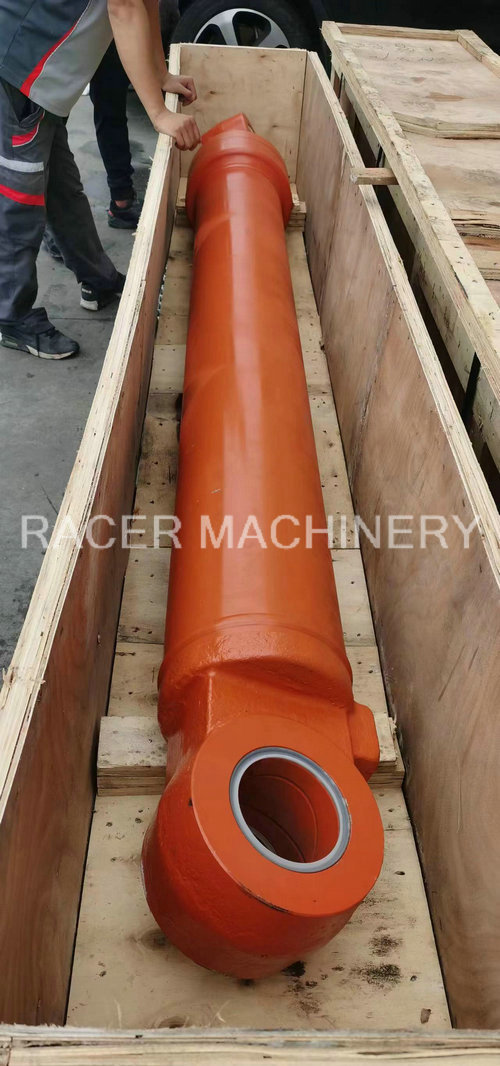 ZX470LCH-3 arm cyliner 4637753
